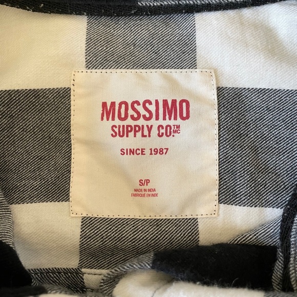 MOSSIMO black & white plaid button down in small - Picture 4 of 4